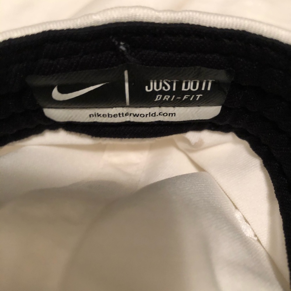 White nike hat